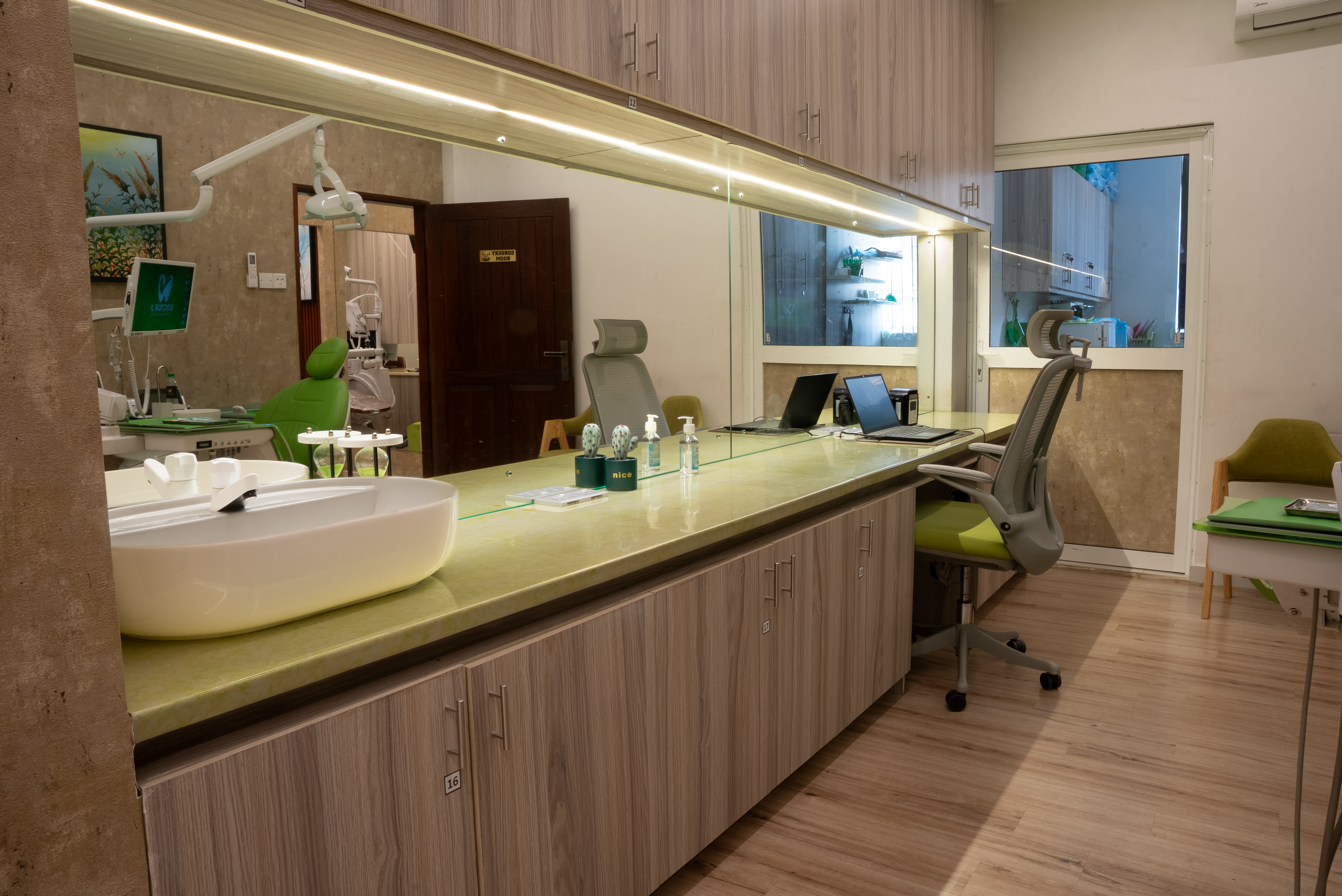 Doctor J Clinic Interior